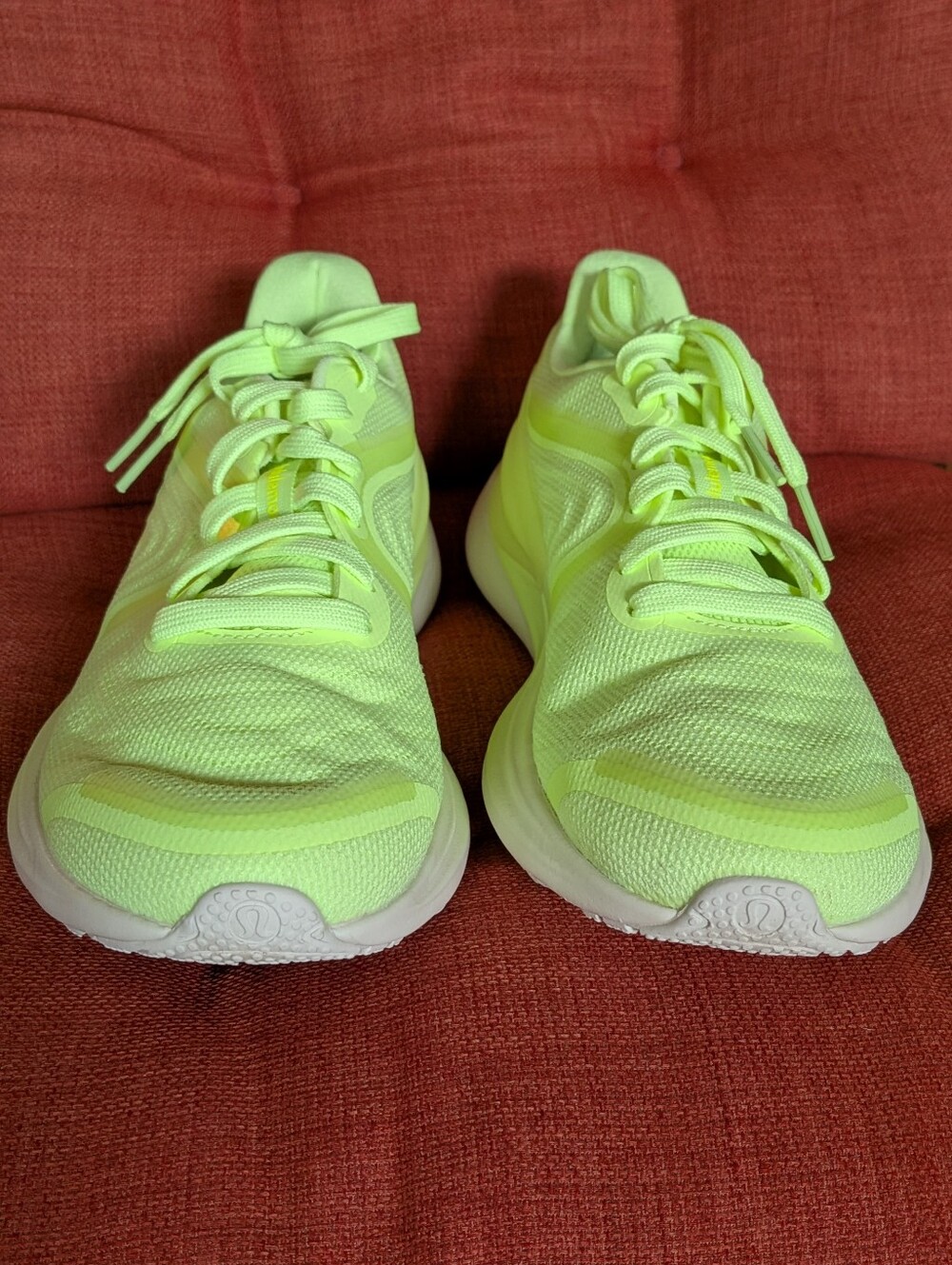 LIKE NEW- Lululemon Women's Size 8 Blissfeel2 Running Shoes